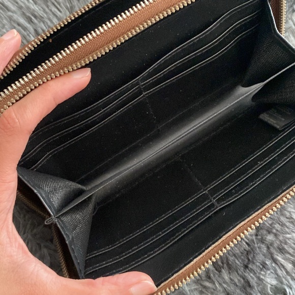 Faux leather hazelnut double-zippered compartment wristlet clutch wallet - Picture 15 of 17